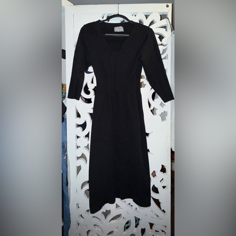 Modern Citizen Black V-Neck Sweater Dress • S